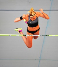 Amalie Svabikova, Hannes Knapp